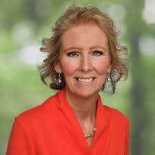 Brenda Pearce's Instagram, Twitter & Facebook