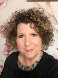 10 years later & still need some kind of mentorship 😕 where do I begin if  not corporate. Someone trusting!! 👆