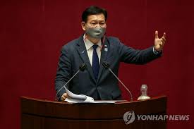 더불어민주당 송영길 의원(외교통일위원장)이 14일 서울 여의도 국회에서 열린 본회의에서 남북관계발전법 개정안에 대한 무제한 토론(필리버스터. ì†¡ì˜ê¸¸ ç¾Ž ì˜ì‚¬ë‹¹ ë‚œìž…ì— í•œêµ­ì— ì¸ê¶Œ í›ˆê³„í•  ìƒí™©ì¸ê°€ ì—°í•©ë‰´ìŠ¤