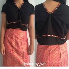 Gorontalo (kota gorontalo) gorontalo nama pakaian adat nya adalah biliu dan makuta (google img) Baju Adat Lombok Wanita Greatnesia