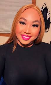 29 year. Single. located ( Vadinas Heights ) Exploring what's out there,  not in a rush for anything. Always interested in making friends too!