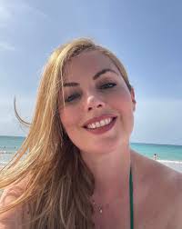 Veronique Abreu Tañón added a new...