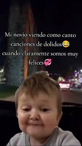 Novio Canta Dolido Frente A Su Novia En Concierto