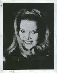 1968 Press Photo Eileen Brennan Ivanhoe Theatre "Little Mary Sunshine"