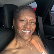 Kandie Lewis's Instagram, Twitter & Facebook