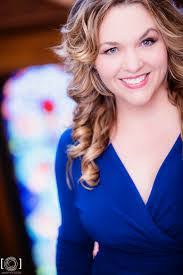 Ellen Sommer's Instagram, Twitter & Facebook