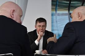 Února 1951 praha) je český filosof, estetik a překladatel, žák jana patočky, působící jako profesor na filozofické fakultě univerzity karlovy.zaměřuje se na filozofii umění, přesahy mezi filozofií, filmem, literaturou a uměním a současnou (postmoderní) francouzskou filozofií.překládá z francouzštiny, němčiny a angličtiny. Ministr Zahranici Petricek Jednal V Ciirc Cvut O Podpore Mezinarodni Spoluprace Ciirc