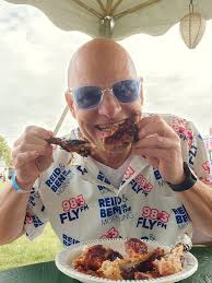 Reid and Ben: One of our favourite Kingston holiday traditions is back!  Novelis has changed their big sign to read “Noel”. You'll be able to see it  if you're headed down John