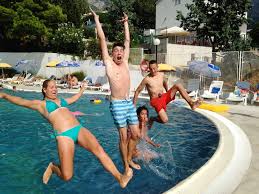 Relaxační bazén zase láká rodiny s dětmi. Rajce Bazen Bazen Po Oprave 21 7 2013 Alena Mikesova Album Na Rajceti