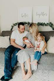 With a relaxed session natural and elegant newborn photoshoot, from the comfort of your own home. In Home Family Newborn Session Newborn Family Pictures Newborn Family Photos Lifestyle Newborn Photos