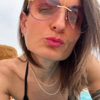 200+ "Maxine Maxine" profiles