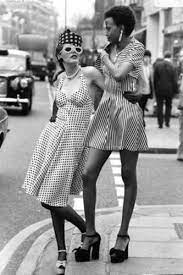 Abbigliamento anni 70 in abbigliamento e accessori. Moda Anni 70 Immagini Come Vestirsi
