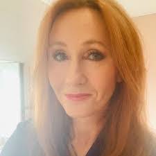 Mandy Calvert's Instagram, Twitter & Facebook