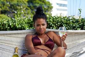 Christina milian is expecting her third child and second baby with her boyfriend, singer matt pokora. Christina Milian Gives Us The 411 On Her New Line Of Wines Her Return To 90s Themed Tv And Her Girlboss Advice Hellogiggles
