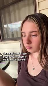 lay (@layla.moody.days)