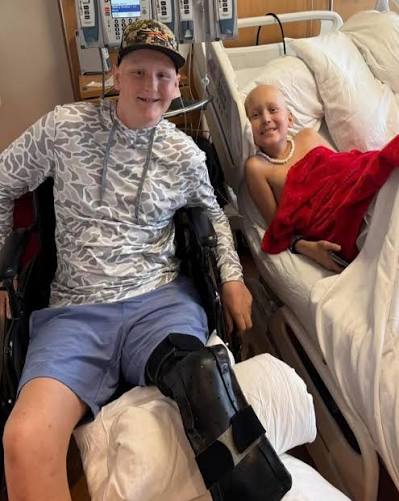 A few days ago, this family left Alabama with no guarantees… just a sH๏τ to  save their son's life. Today, I'm looking at a pH๏τo of 15-year-old Will  Roberts smiling in a