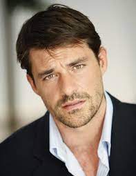 Mais vin n'est pas une adolescente comme les autres. Thierry Neuvic Acteur Francais Actrice Francaise Actrice Belles Actrices