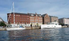 You can choose from single rooms with king beds or suites for more space and accommodations for additional guests. Strand Hotel In Centre From The Canal Picture Of Copenhagen Strand Tripadvisor