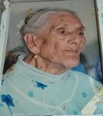 Porfavor me la pueden editar las 4 personas en la imagen del cielo gracias 