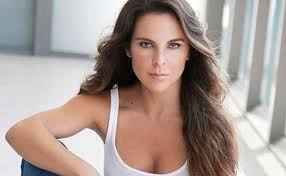 Kate Del Castillo Se Deja Ver En Bikini Y Muestra Un Atrevido Tatuaje En Una Zona Privada Jet Set El Salvador Times