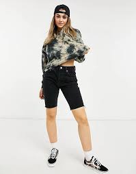 In the plastic bucket, prepare a mixture of 1 part bleach to 1 part water. Asos Design Set Sweatshirt In Bleach Tie Dye Asos