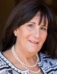 Lisa Steinfeld's Instagram, Twitter & Facebook