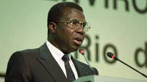 In a televised address to the nation late on wednesday. M Mnamxsolfx M