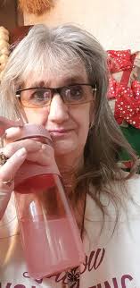 Normal ppl: Drink water means nice skin Me: Drink water means pee 25x per  day