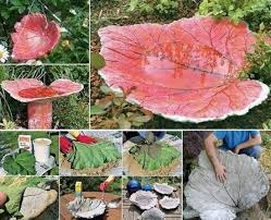 Bird In Bird Bath Video Stone Leaf Bird Bath Diy Easy Youtube Video Instructions Concrete Bird Bath Diy Bird Bath Stone Bird Baths