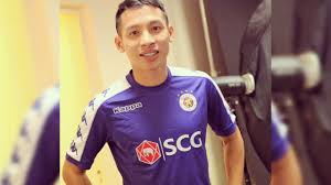 Hà đức chinh ghi bàn và bỏ lỡ khó tin trong một trận. Chinh Thá»©c Clb Ha Ná»™i Ra Máº¯t Máº«u Ao Ä'áº¥u San Nha Mua Giáº£i 2019 Hanoi Fc Youtube