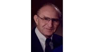 Lynn Ladner's Instagram, Twitter & Facebook