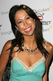 Mia Crowe's Instagram, Twitter & Facebook