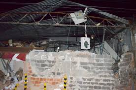De acordo com a polícia, os suspeitos estavam armados com. Quadrilha Explode Predio De Valores Em Aracatuba Sp Brasil Pleno News