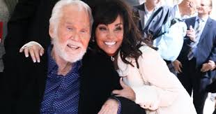 10, 2020, williamson announced that she is suspending her campaign. Kenny Rogers Wives Faced A Difficult Mistress The Legend S Music