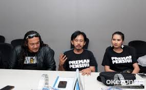 Nonton film preman pensiun (2019) subtitle indonesia streaming movie download gratis online. Film Preman Pensiun Segera Tayang Ini 4 Perempuan Yang Ada Dalam Keluarga Epy Kusnandar Okezone Celebrity