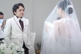 Komunitas indonesian dears with love telah menyelenggarakan acara peluncuran buku yang berjudul dimash beyond music secara daring pada sabtu, 26 desember 2020 pukul 09.00 wib sampai selesai melalui aplikasi zoom. 5 Fakta Pernikahan Calvin Jeremy Novia Ungkap Masa Lalu