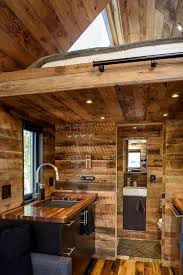 Une Tiny House Tout En Bois Design Petite Maison Plans De Maisonnette Maison Bois