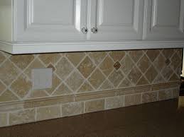 Homeowners installing a kitchen backsplash may be unsure of the various ways to use contemporary tile designs, shapes and styles. I Pinimg Com 736x 5b 77 Eb 5b77eb7caa8ff1729b66