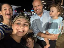 It's going off down here at the Maroochydore Moonlight Markets! Awesome  family event for the Easter weekend.