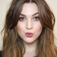 The curtains hairstyle — should you have missed it or forgotten — is a style where hair on the top of the head is grown into a fringe and defined by a strong middle parting along the centre. Hairstyles To Try Long Fringe Hairstyles Fringe Hairstyles Medium Hair Styles