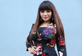 Perkosa kakak semok lagi tidur. 7 Artis Cantik Indonesia Yang Pernah Ditawar Hingga 1 Miliar Untuk Main