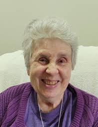 Florence Schmidt's Instagram, Twitter & Facebook