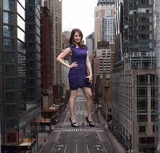 Alison Brie Is The Next 50ft Woman Reddit Was Just Joking Apparently City Landscape City Aesthetic City