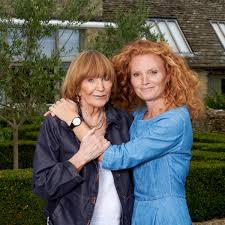 She was enrolled in the roman catholic convent boarding school in hampshire for her primary education. Weakest Link Star Anne Robinson Opens Up On Powerful Lockdown Experience With Daughter Daily Record