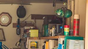 Inside The Apple Garage As Jobs Film Starts Shooting Pictures In 2020 Garage Pictures Bob Dylan Poster Pictures