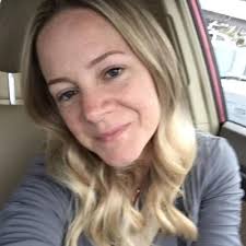 Alejandra Williams (@alitaw72)