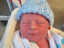 Mum hails hero cops who helped deliver newborn baby born 'in 10 seconds  flat'