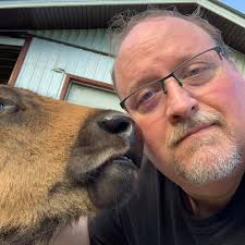 The Matrix described 1999 as the peak of human civilization and I laughed  because that would obviously not age well. Then the next 23 years happened  and now I'm like yeah, okay,