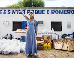 La primera dama, fabiola yañez, viajó a la provincia del chaco, acompañando la firma de un convenio y entrega de importantes donaciones. Fabiola Yanez En Chaco Firmo Convenio Para Llevar Agua Segura A 90 Familias El Economista