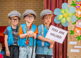 'Lights up their day': Toddlers' singing brings joy to Kalgoorlie-Boulder  senior citizens at 20th annual event